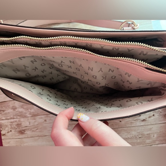 DKNY bag - Picture 4 of 8